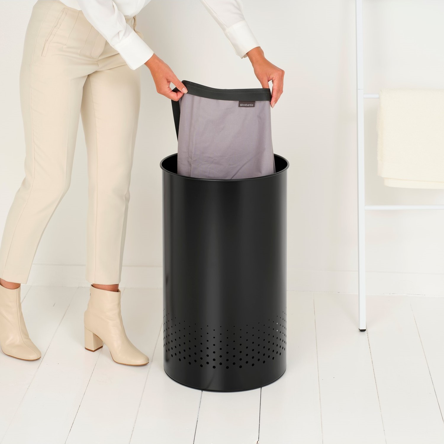 Tvättkorg 60 l, matt svart, stål, Brabantia