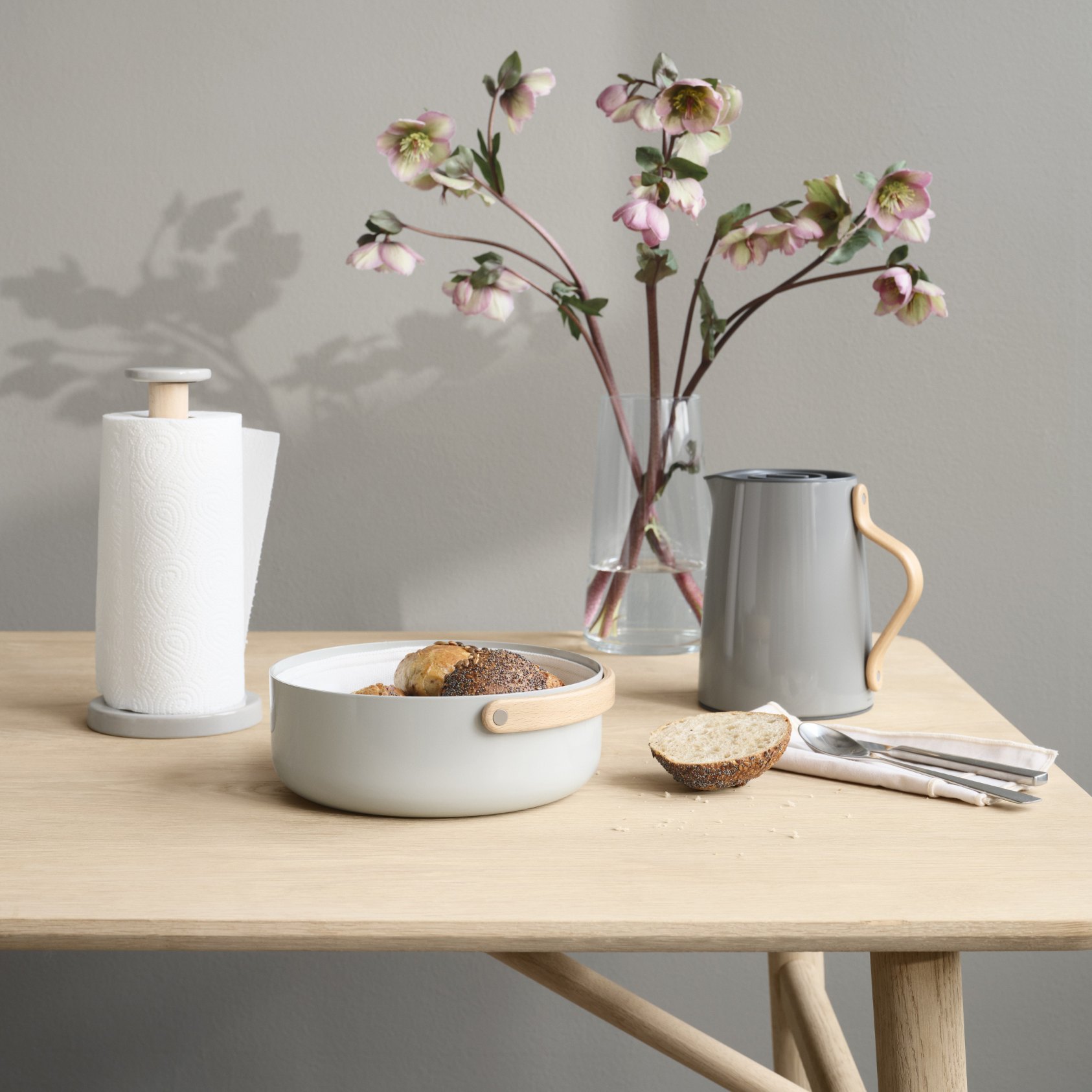 Brödkorg EMMA 23 cm, grå, aluminium, Stelton