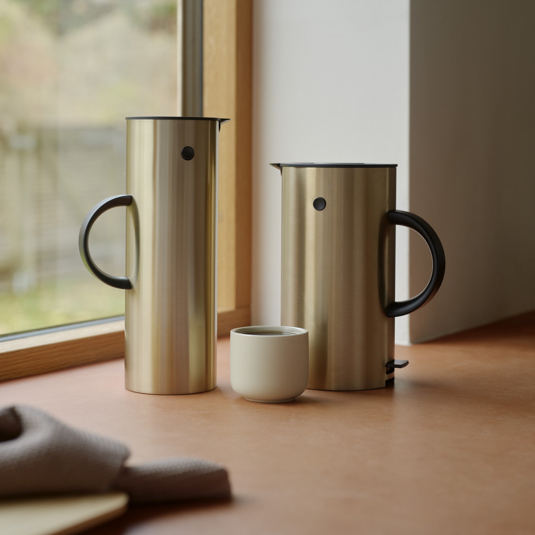Elektrisk vattenkokare EM77 1,5 l, mässing, rostfritt stål, Stelton