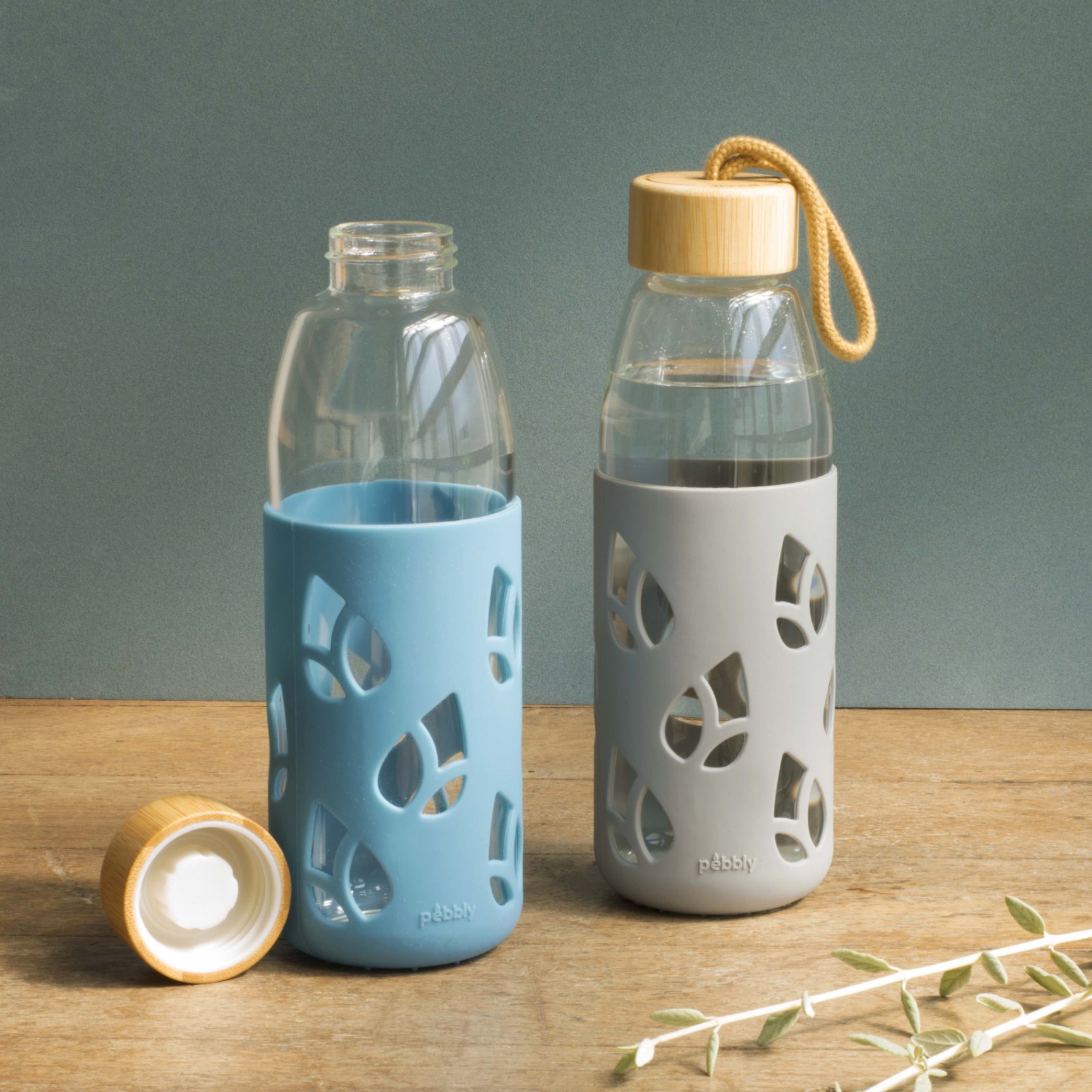 Vattenflaska PKV-001 550 ml, blå, glas, Pebbly