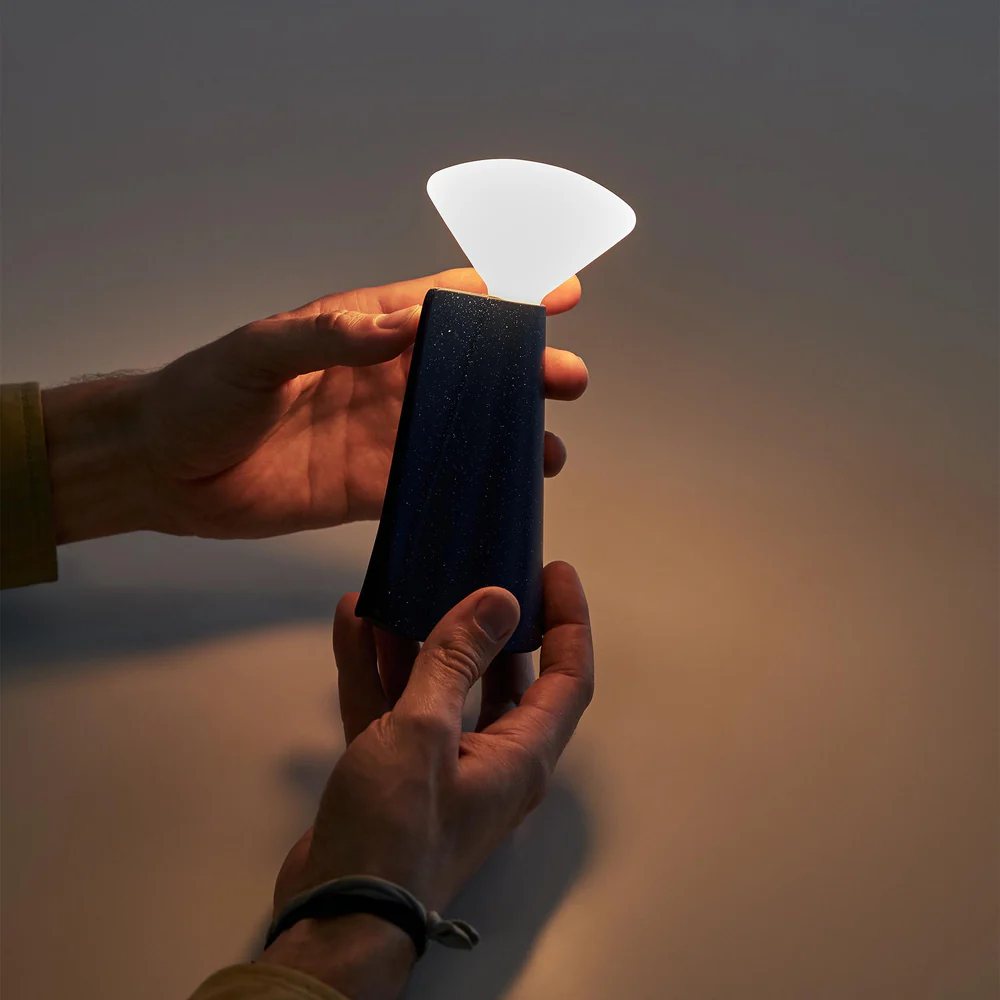 Bärbar bordslampa MANTLE 19 cm, blå, rostfritt stål, Tala