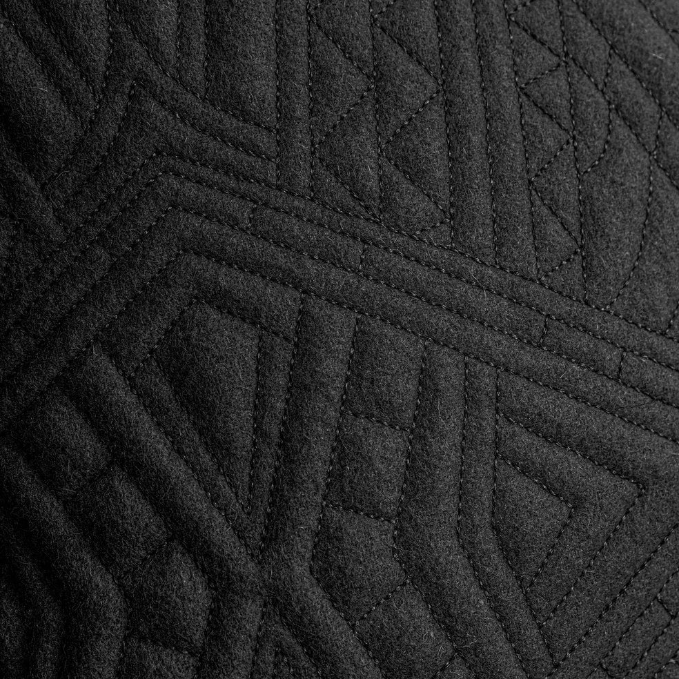 215277 1 beddinghouse moooi pillow wuilted dwarf rhino detail