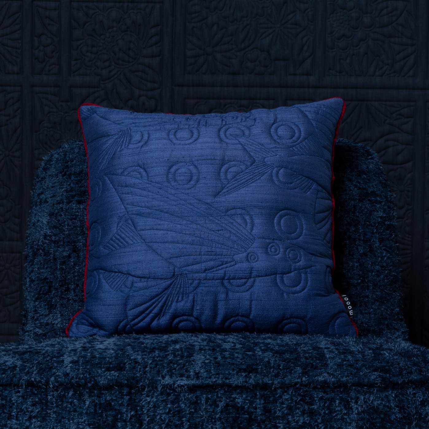 215280 1 povlak na dekoracni polstar flying coral fish 50 x 50 cm modra hedvabi moooi