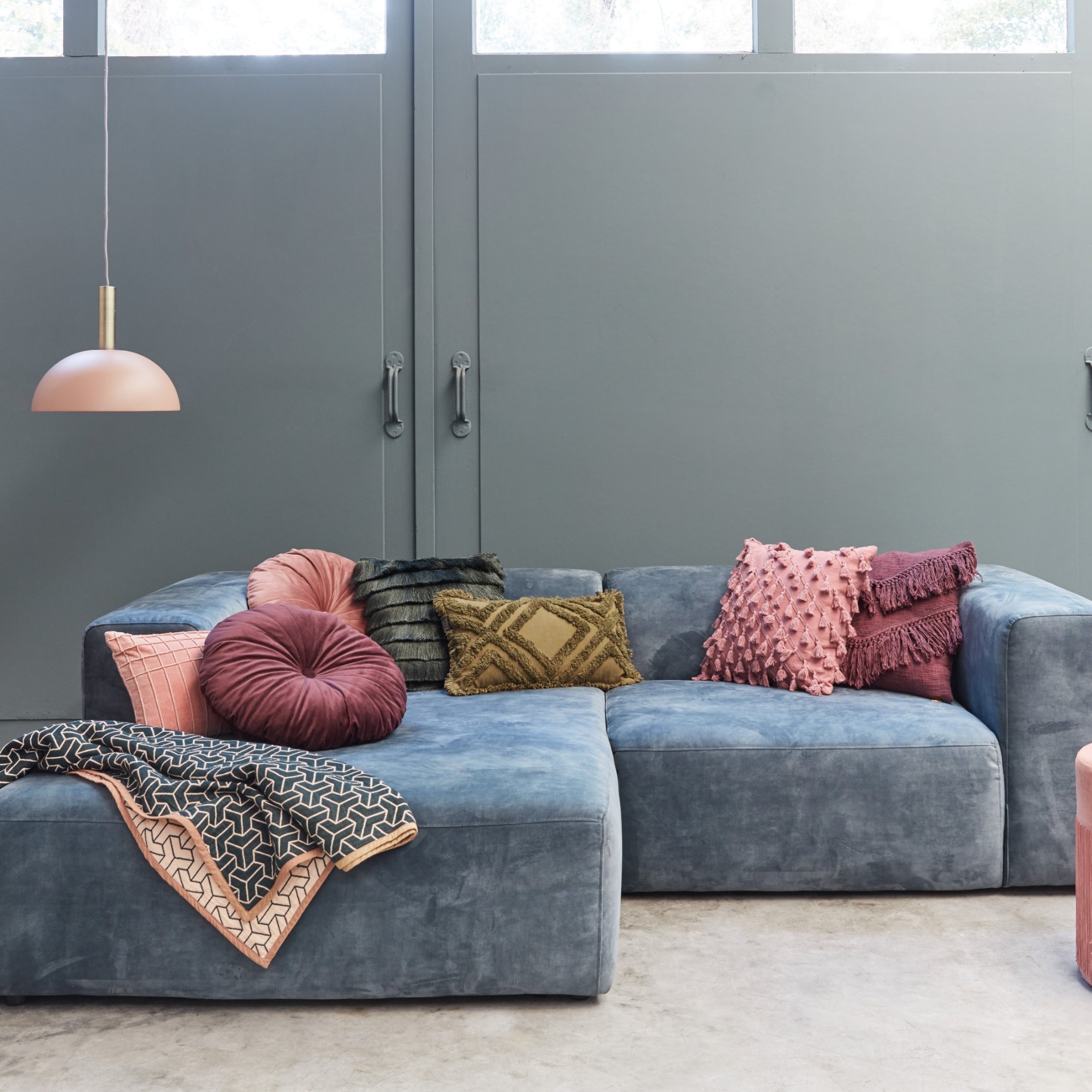 215250 2 dekoracni polstar mandarin 40 cm fialova polyester kaat amsterdam
