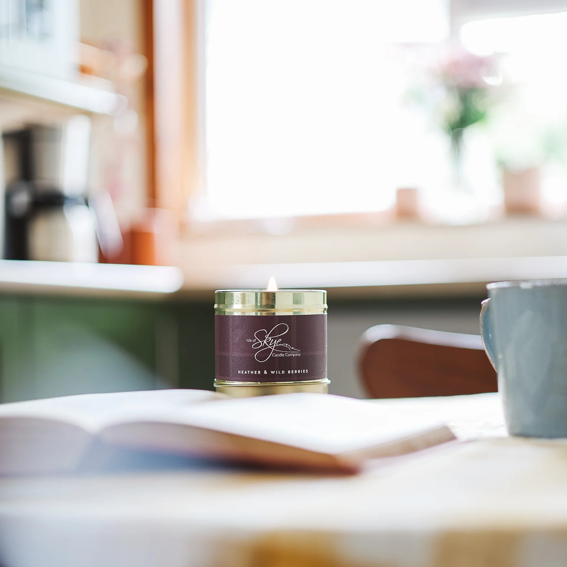 216008 1 vonna svicka heather wild berries doba horeni 45 hodin cestovni baleni isle of skye candle comp