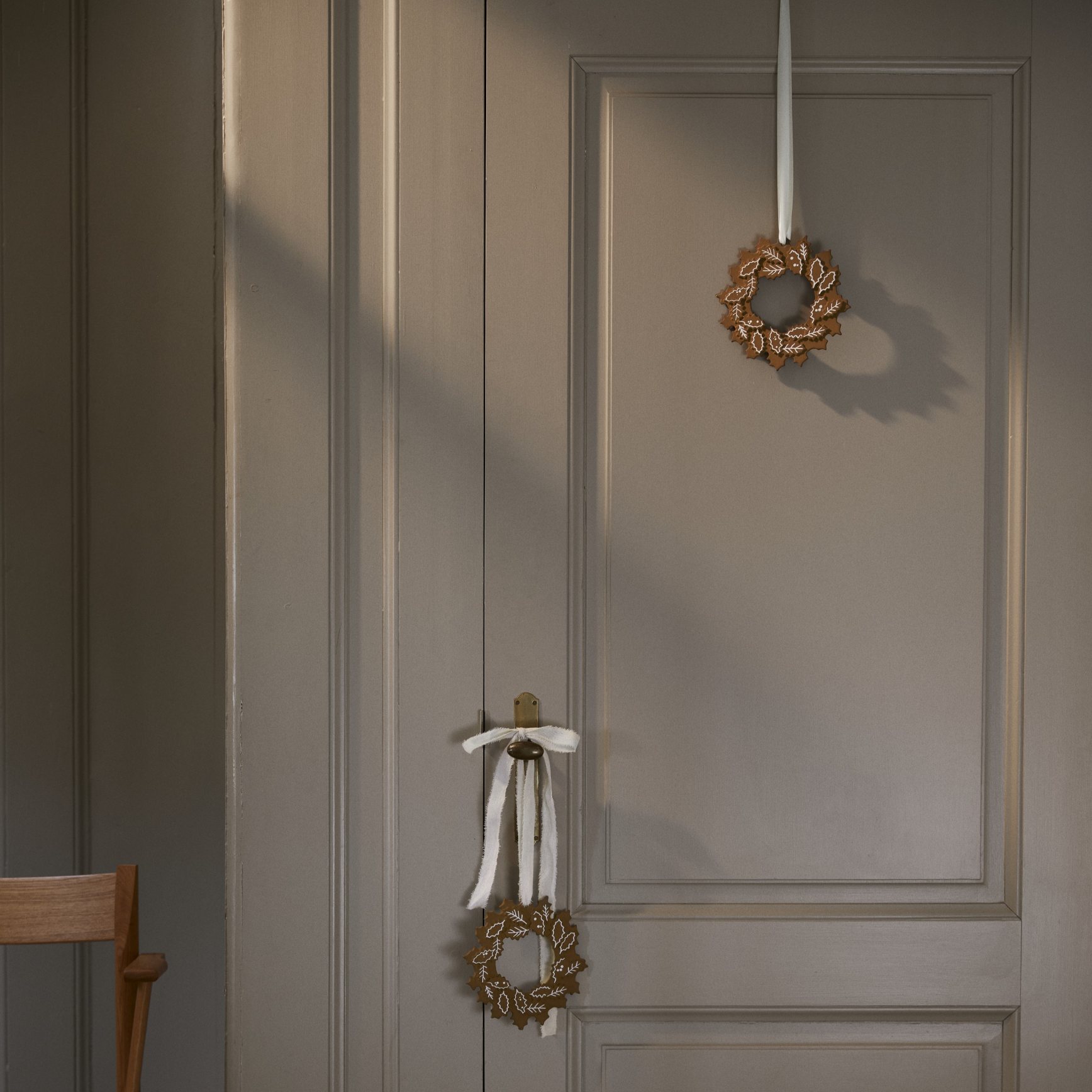 216941 1 vanocni dekorace gingerbread garland 18 5 cm hneda kamenina kahler