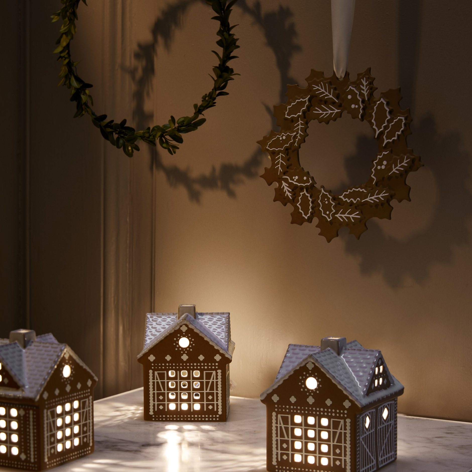 216941 3 vanocni dekorace gingerbread garland 18 5 cm hneda kamenina kahler