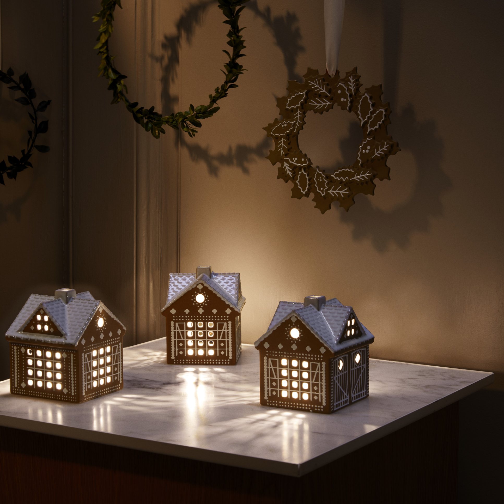 216941 4 vanocni dekorace gingerbread garland 18 5 cm hneda kamenina kahler