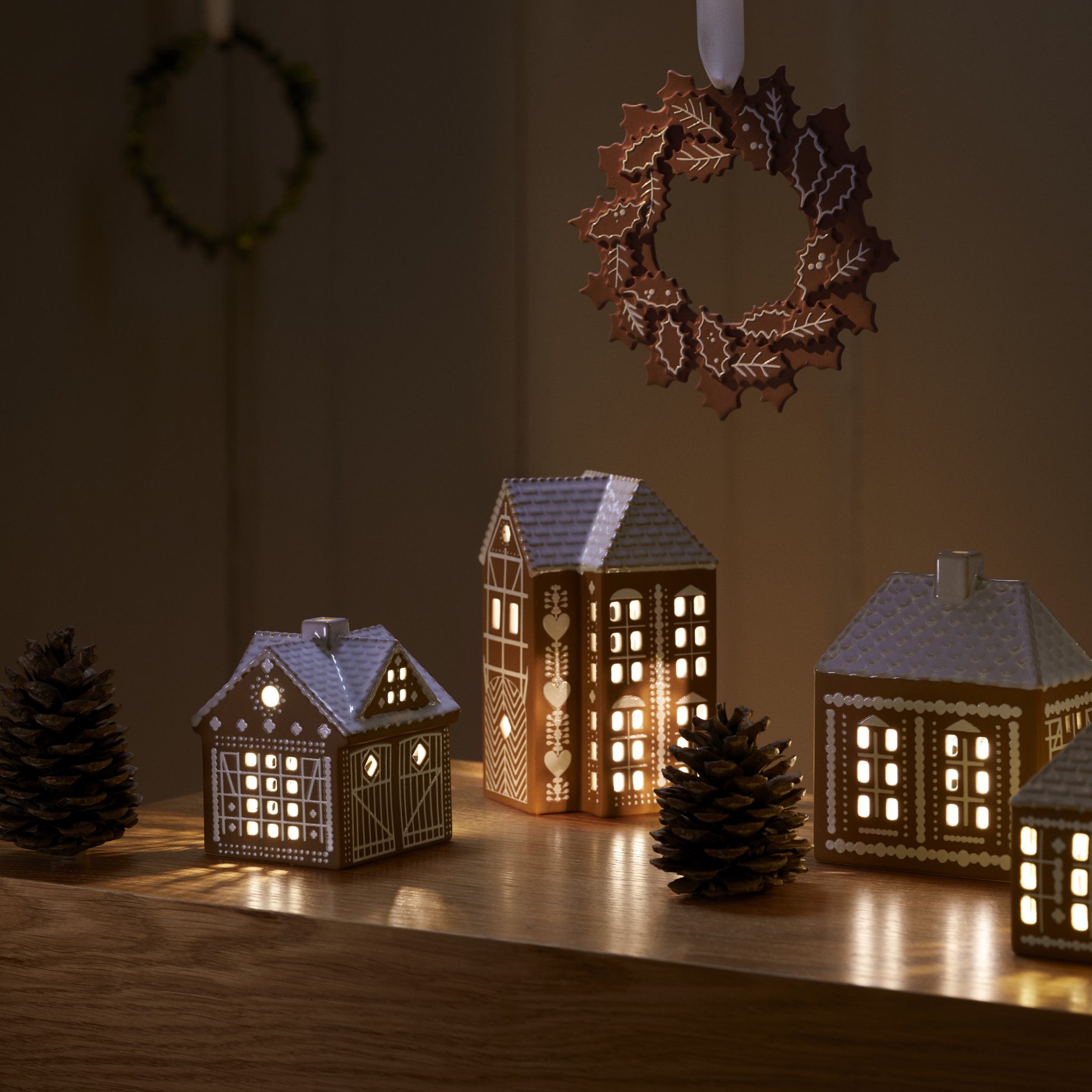 216941 6 vanocni dekorace gingerbread garland 18 5 cm hneda kamenina kahler
