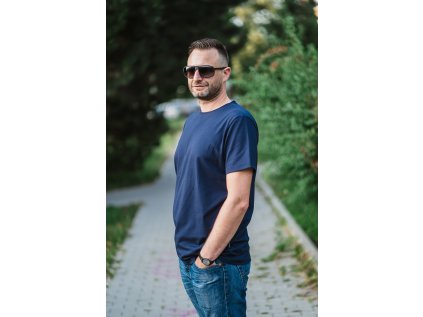 tmavě modré pánské tričko