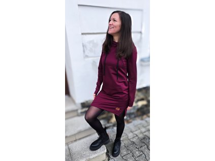 Mikinošaty s kapsami BORDÓ kojicí