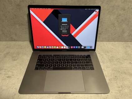 MacBook Pro 15" 2017 i7 / 16GB / 500GB