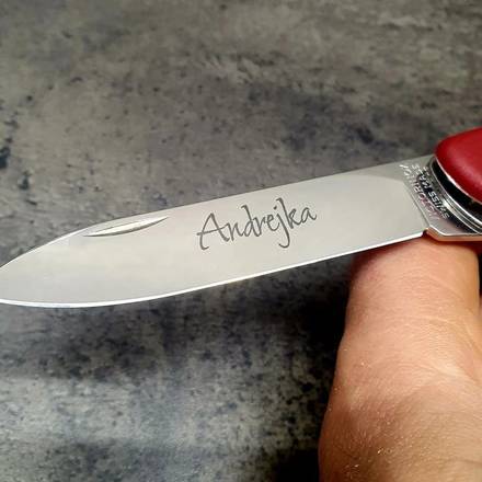 Kapesní nůž Victorinox se jménem Andrejka na čepeli