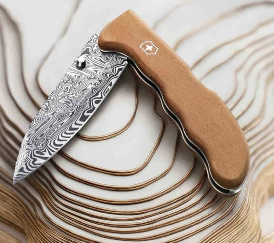 victorinox-nuz-evoke-wood-damast-limited-edition-2026