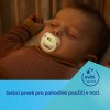 Canpol babies udlík svítící silikonový symetrický LOVE MUM&DAD 0 6m (2ks) 9