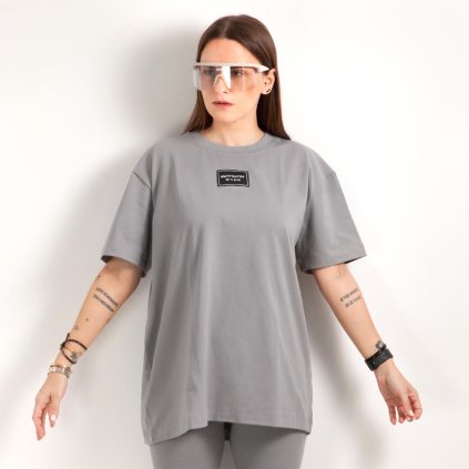 grey oversize tee