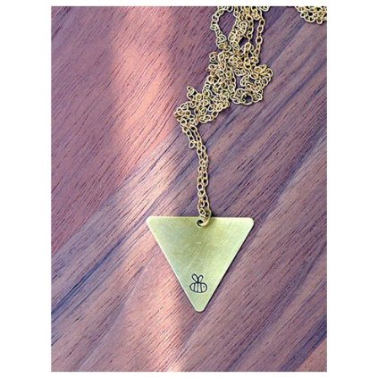 long bee triangle necklace (1)