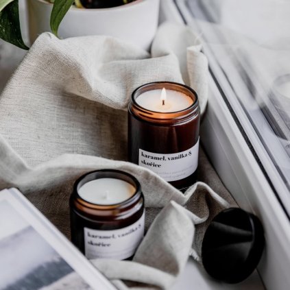 Svíčka sojová Aesta Karamel, vanilka & skořice