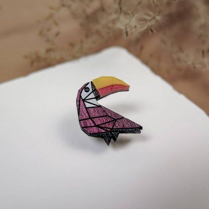Pin Doružova Tukan