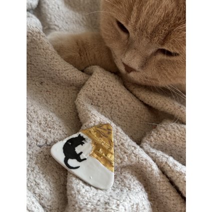 F33EA16F 81E3 4D81 9B15 4737CF03A8C5