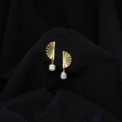 4B2EF4AC 5AD8 47E9 8DF1 9783F8A0F440 1 201 a