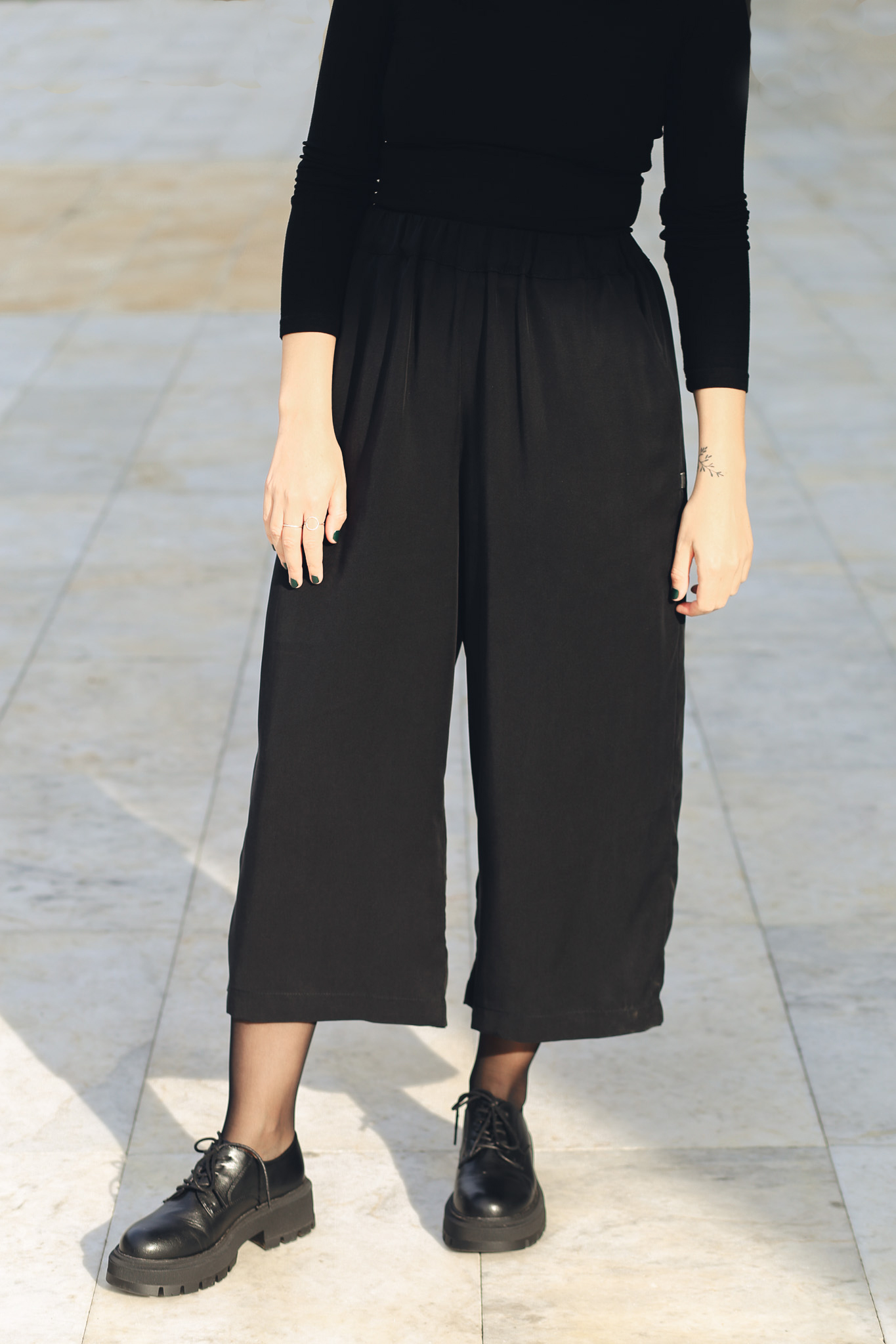 Kalhoty Minile Culottes Tencel Black Velikost: M/L