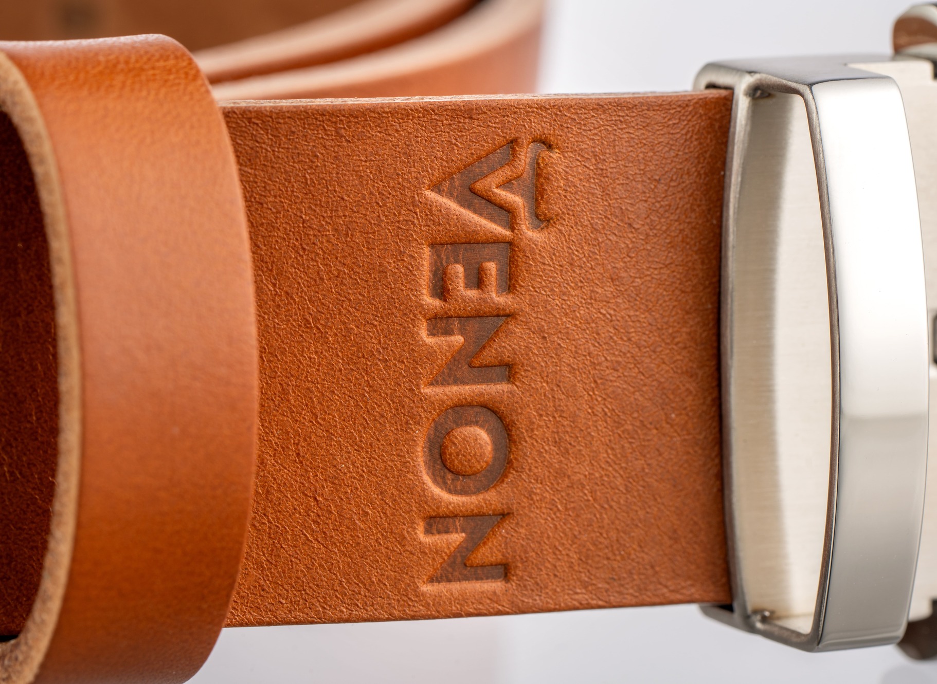 Detail koženého opasku VENON