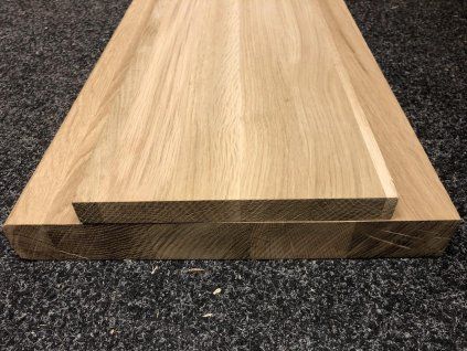 Dubový nášlap s podschodnicí