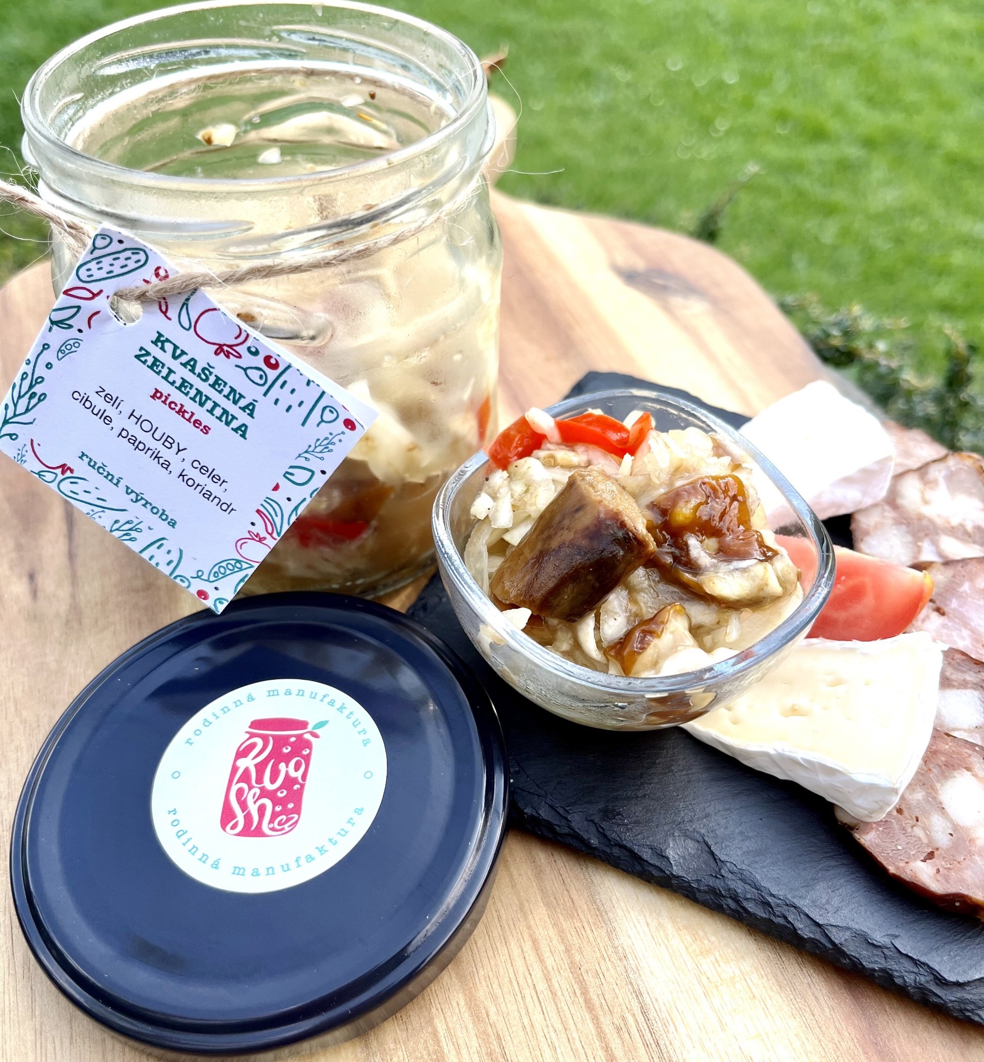 Kvašená zelenina s houbami