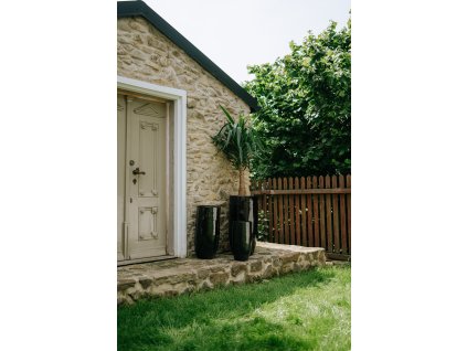 Keramicky kvetinac athena cerny3