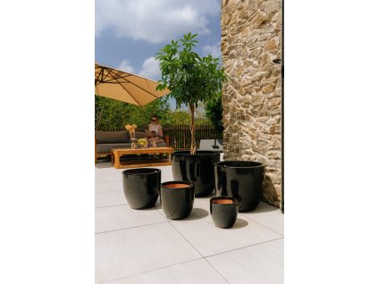 Keramickykvetinaclancelotcernymrazuvzdorny3