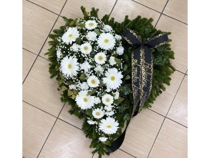 Smútočný veniec v tvare srdca so stuhou