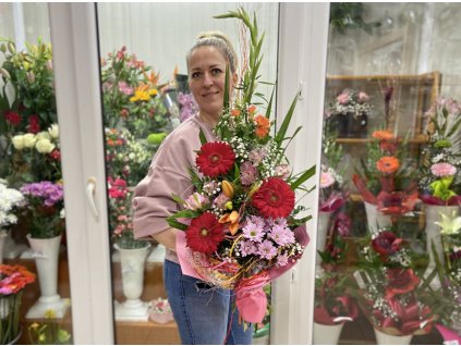 Farebná kytica s gerberami a ľaliami