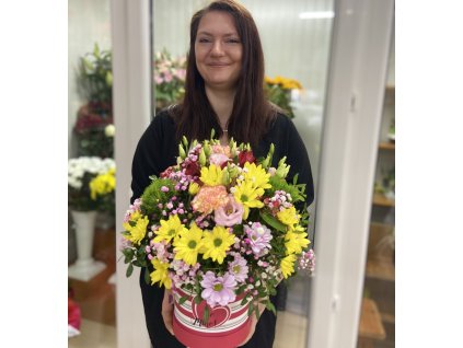 Farebný kvetinový box „Be Mine“