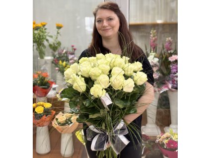 Luxusná kytica z 25 bielych ruží