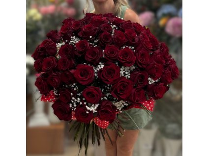 More ruží – romantická kytica z 60 červených ruží