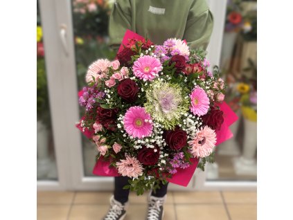 Darčeková kytica v jemných a sýtych tónoch