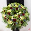 Smuteční věnec z orchidejí a karafiátů