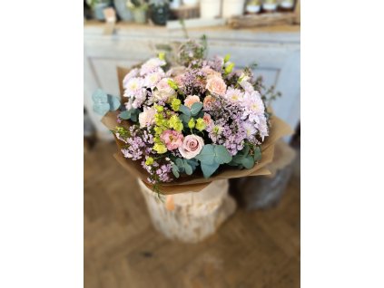 ruzova ruze eucalyptus