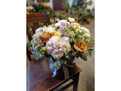 ruzova merunkova flowerbox ruze chryzantema