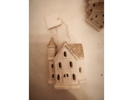 Domeček se zlatou střechou 2