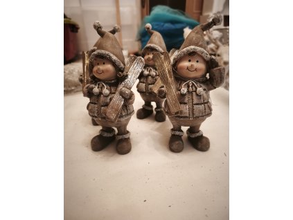 Pár kluka a holka s lyžemi