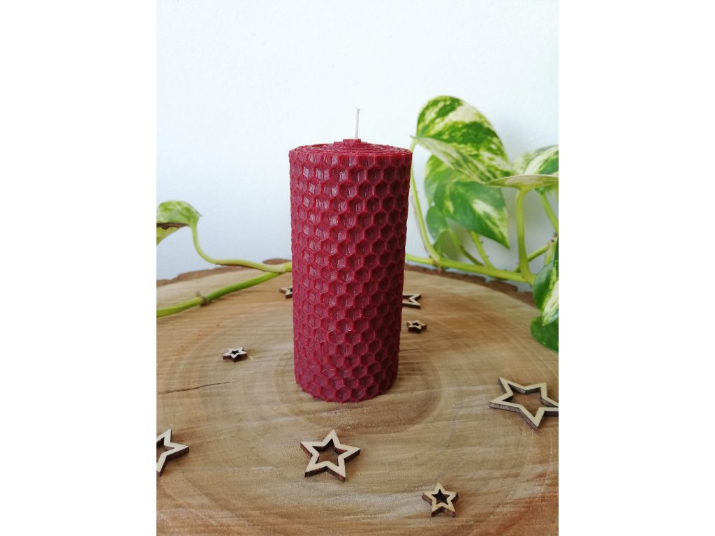 Včelí svíčka - ČERVENÁ průměr 4 cm (Výška svíčky 9 cm)