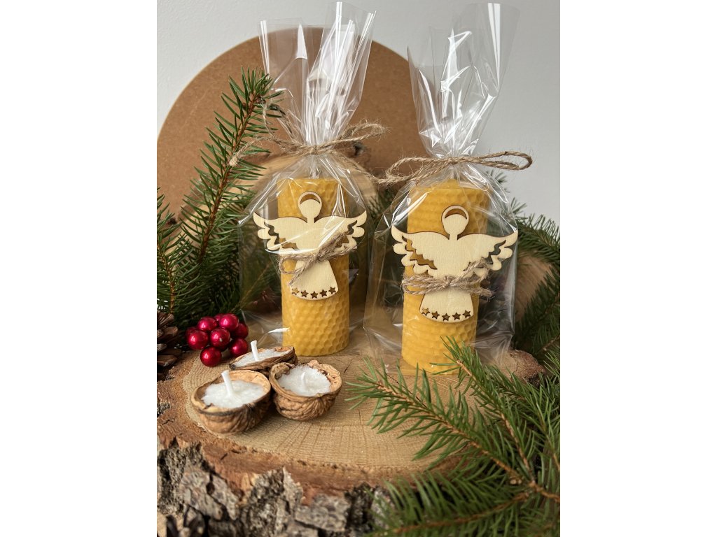 Svíčka ze včelího vosku s dřevěným andílkem - BARVY NA VÝBĚR