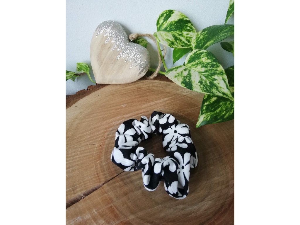 1374 scrunchies