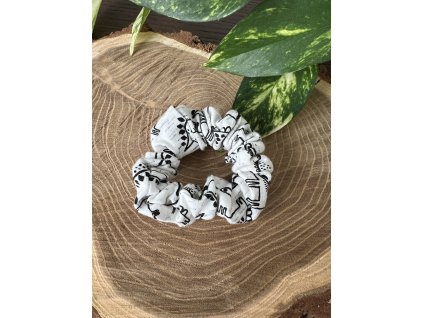 Gumička do vlasů scrunchies DINOSAUŘI NA SVĚTLE ŠEDÉ