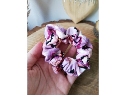 5256 gumicka scrunchies