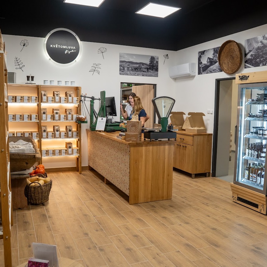 Otevřeli jsme ve Slavičíně farmářský obchod Květomluva