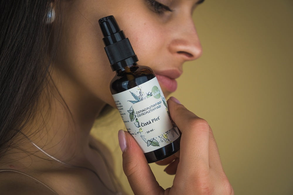 Starostlivosť o mastnú/problematickú/zmiešanú pleť pred 30-tkou – ako na to správne?