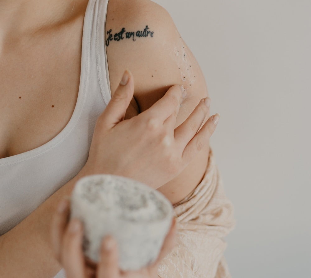 Rozžiarte pokožku s prírodnými telovými peelingami